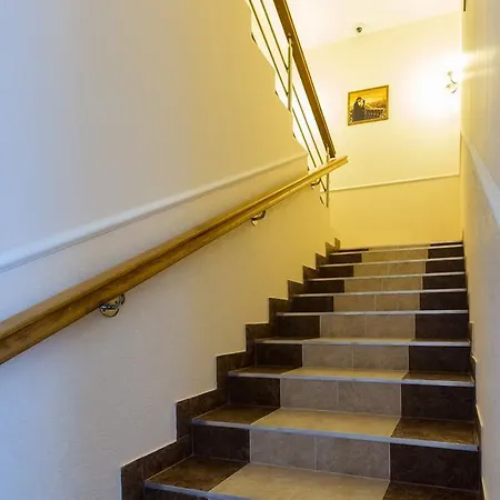 Отель Premier *