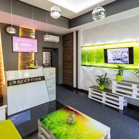 Premier Hotel *