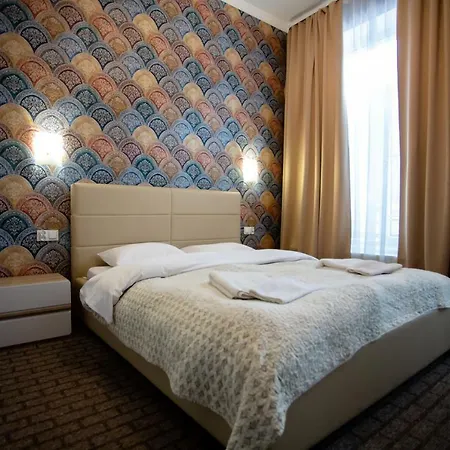 Premier Hotel *