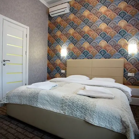 Premier Hotel *